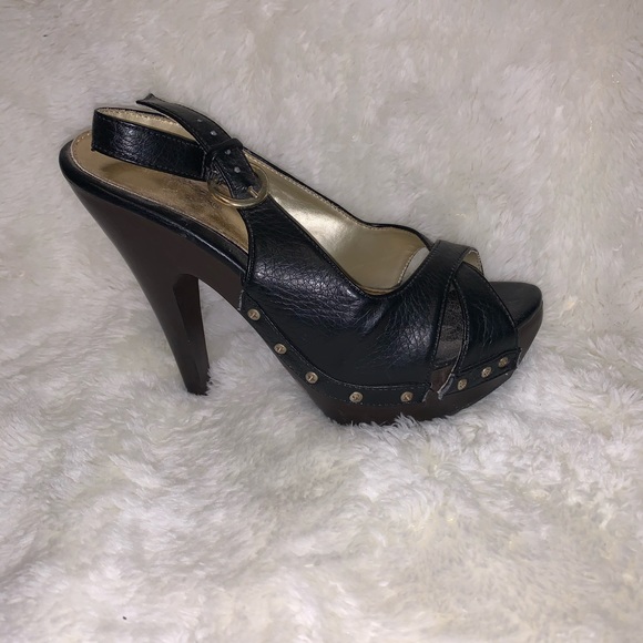 Black heels - Picture 3 of 4